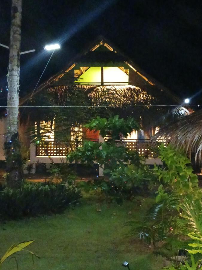 Weeroona Huts Homestay Pacifico San Isidro  Экстерьер фото